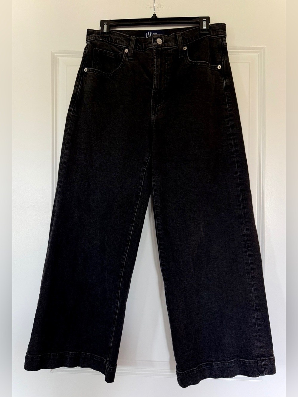 GAP Black High-Rise Wide-Leg Crop Jeans Size 8/29R